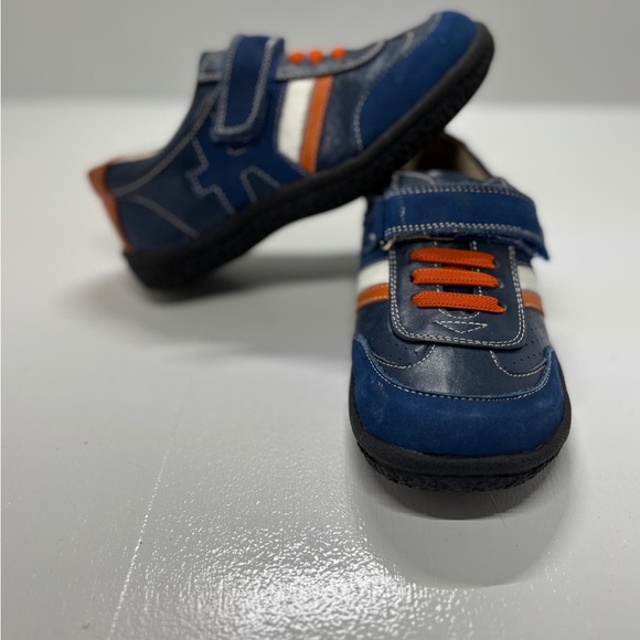 Kids Blue and Red See Kia Run sneakers size 11.5 - Picture 2 of 7